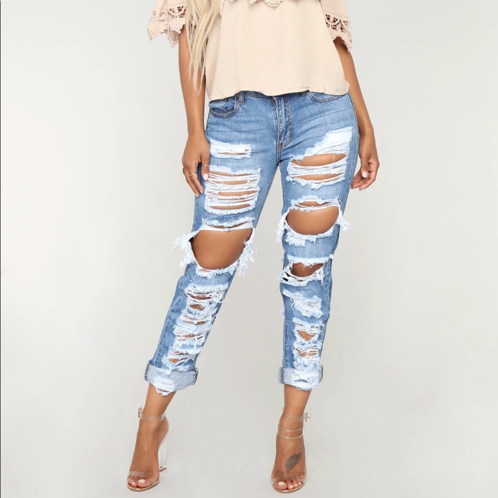 Fashion Nova No Sensor Distressed Denim Jeans NWT